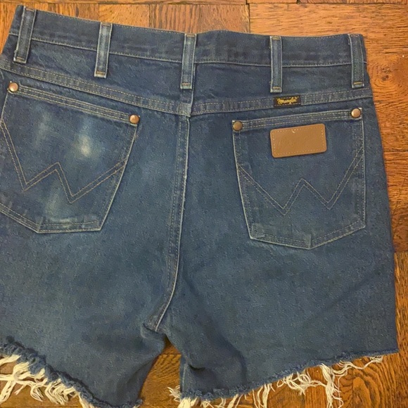 Wranglers Jean Shorts - Picture 3 of 5